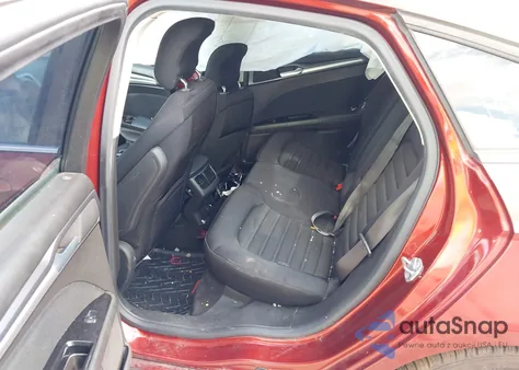 2014 Ford Fusion Se z USA, uszkodzony, nr VIN 3FA6P0H78ER261669